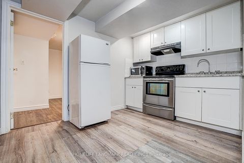 Photo 32 at 104 Tanjoe Crescent, Newtonbrook West, Toronto