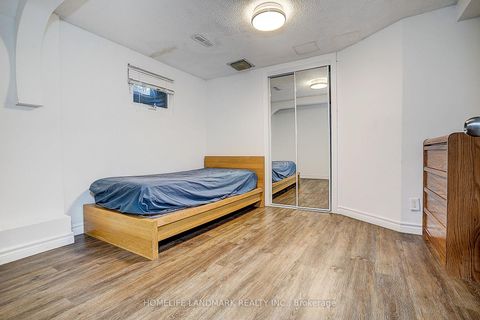 Photo 37 at 104 Tanjoe Crescent, Newtonbrook West, Toronto