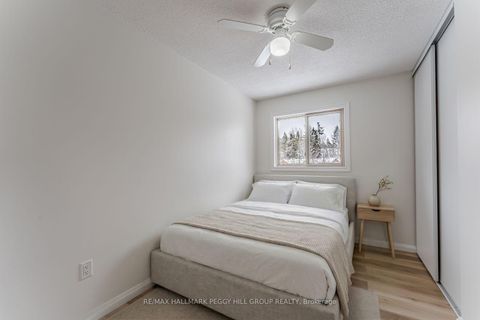 Photo 4 at 7 - 21 Evergreen Court, Ardagh, Barrie