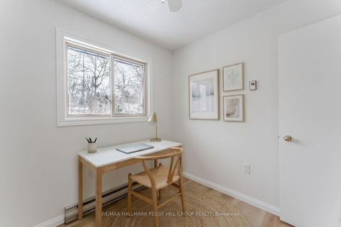 Photo 5 at 7 - 21 Evergreen Court, Ardagh, Barrie