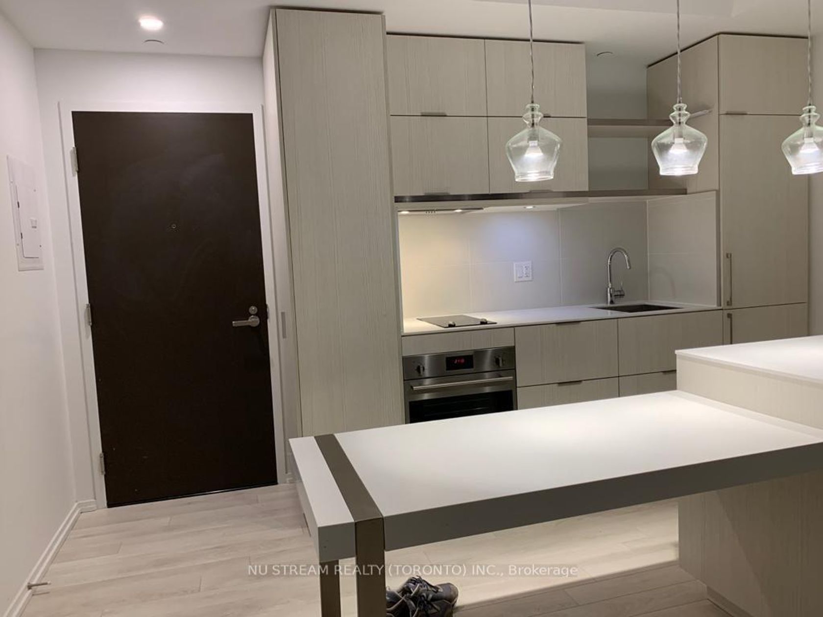 3213 - 197 Yonge Street, Yonge Corridor, Toronto 