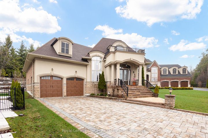 Photo 3 at 20 Aubrietia Court, Oak Ridges, Richmond Hill