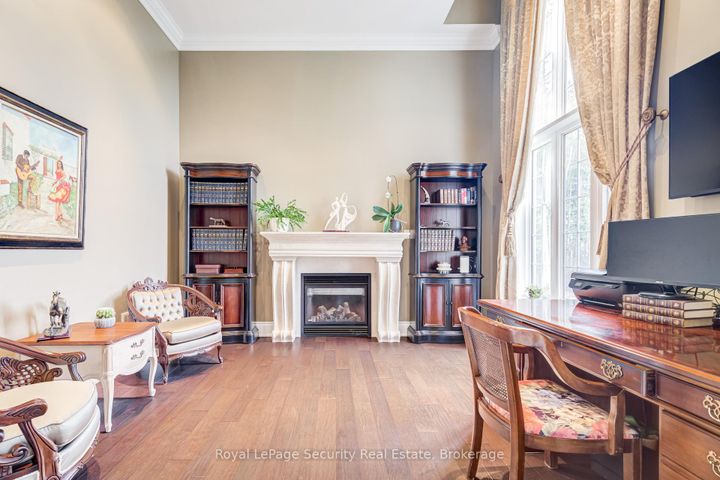 Photo 7 at 20 Aubrietia Court, Oak Ridges, Richmond Hill