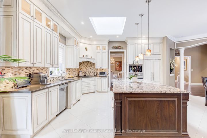 Photo 14 at 20 Aubrietia Court, Oak Ridges, Richmond Hill
