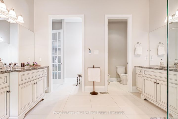 Photo 24 at 20 Aubrietia Court, Oak Ridges, Richmond Hill