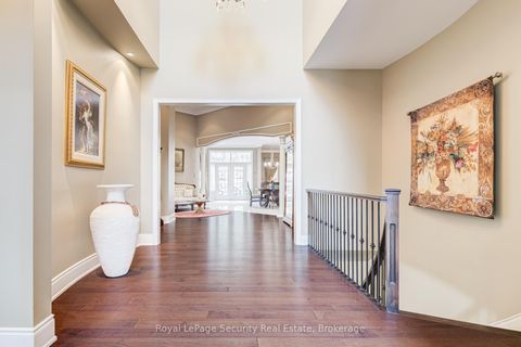 Photo 9 at 20 Aubrietia Court, Oak Ridges, Richmond Hill