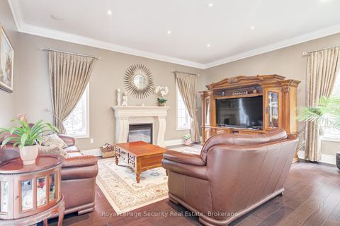Photo 15 at 20 Aubrietia Court, Oak Ridges, Richmond Hill