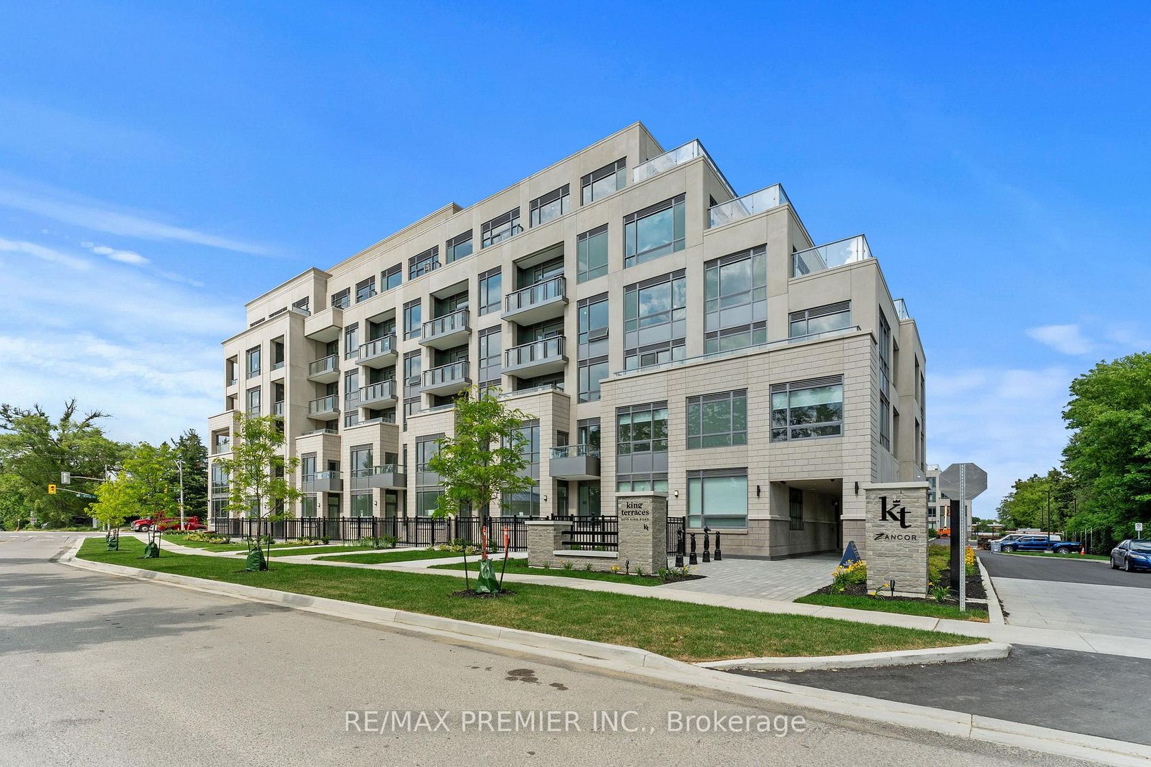 435 - 2075 King Road, King City, King photo 4