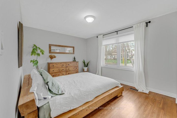 Photo 11 at 602 Stephens Crescent, WO West, Oakville