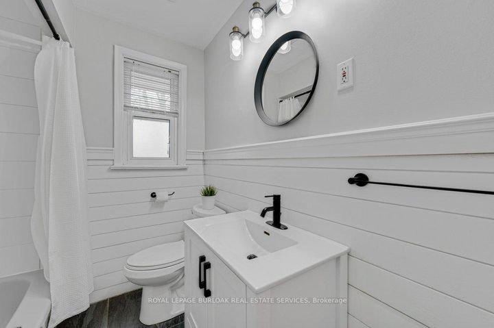 Photo 16 at 602 Stephens Crescent, WO West, Oakville