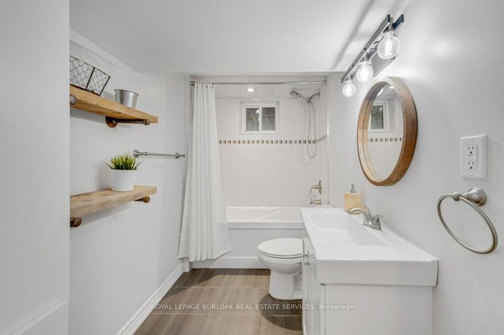 Photo 19 at 602 Stephens Crescent, WO West, Oakville