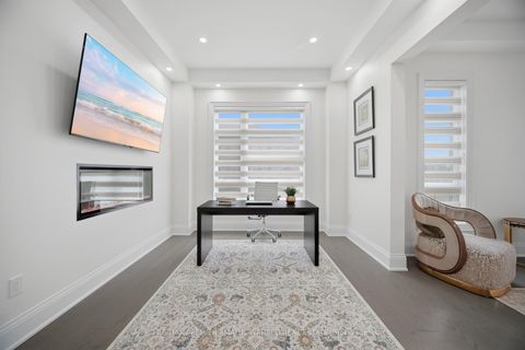 Photo 13 at 143 Ballantyne Boulevard, Vellore Village, Vaughan