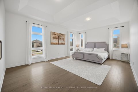 Photo 18 at 143 Ballantyne Boulevard, Vellore Village, Vaughan