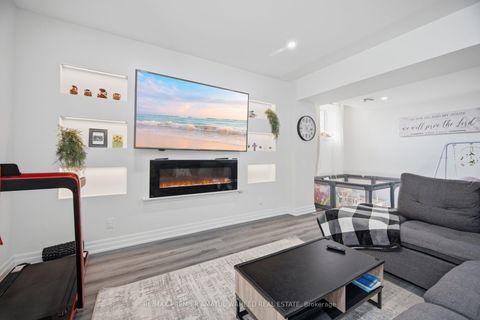 Photo 43 at 143 Ballantyne Boulevard, Vellore Village, Vaughan