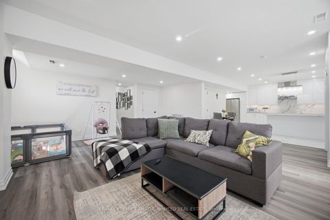 Photo 44 at 143 Ballantyne Boulevard, Vellore Village, Vaughan