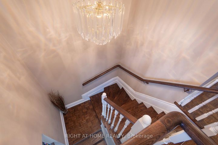 Photo 20 at 104 Pinedale Gate, East Woodbridge, Vaughan