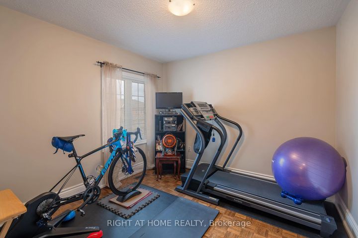 Photo 26 at 104 Pinedale Gate, East Woodbridge, Vaughan