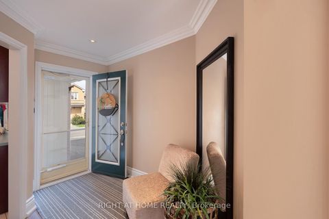 Photo 3 at 104 Pinedale Gate, East Woodbridge, Vaughan