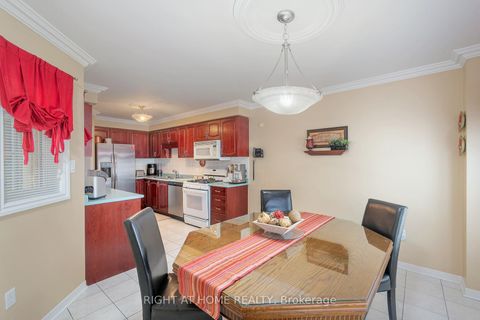 Photo 13 at 104 Pinedale Gate, East Woodbridge, Vaughan