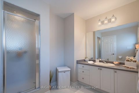 Photo 24 at 104 Pinedale Gate, East Woodbridge, Vaughan