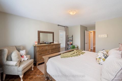 Photo 29 at 104 Pinedale Gate, East Woodbridge, Vaughan