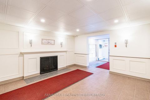 Photo 3 at 48 - 2 Albert Street, North Shore, Barrie