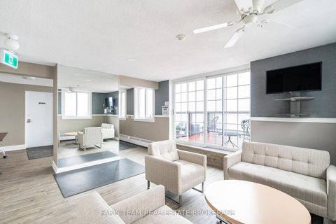 Photo 21 at 48 - 2 Albert Street, North Shore, Barrie