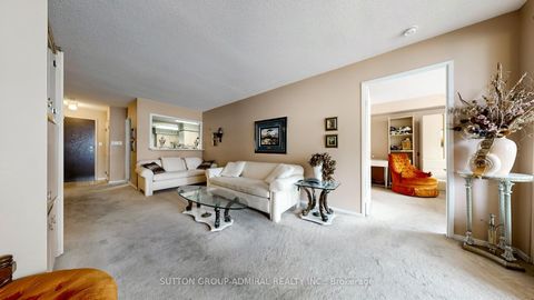 Photo 11 at 610 - 30 Greenfield Avenue, Willowdale East, Toronto
