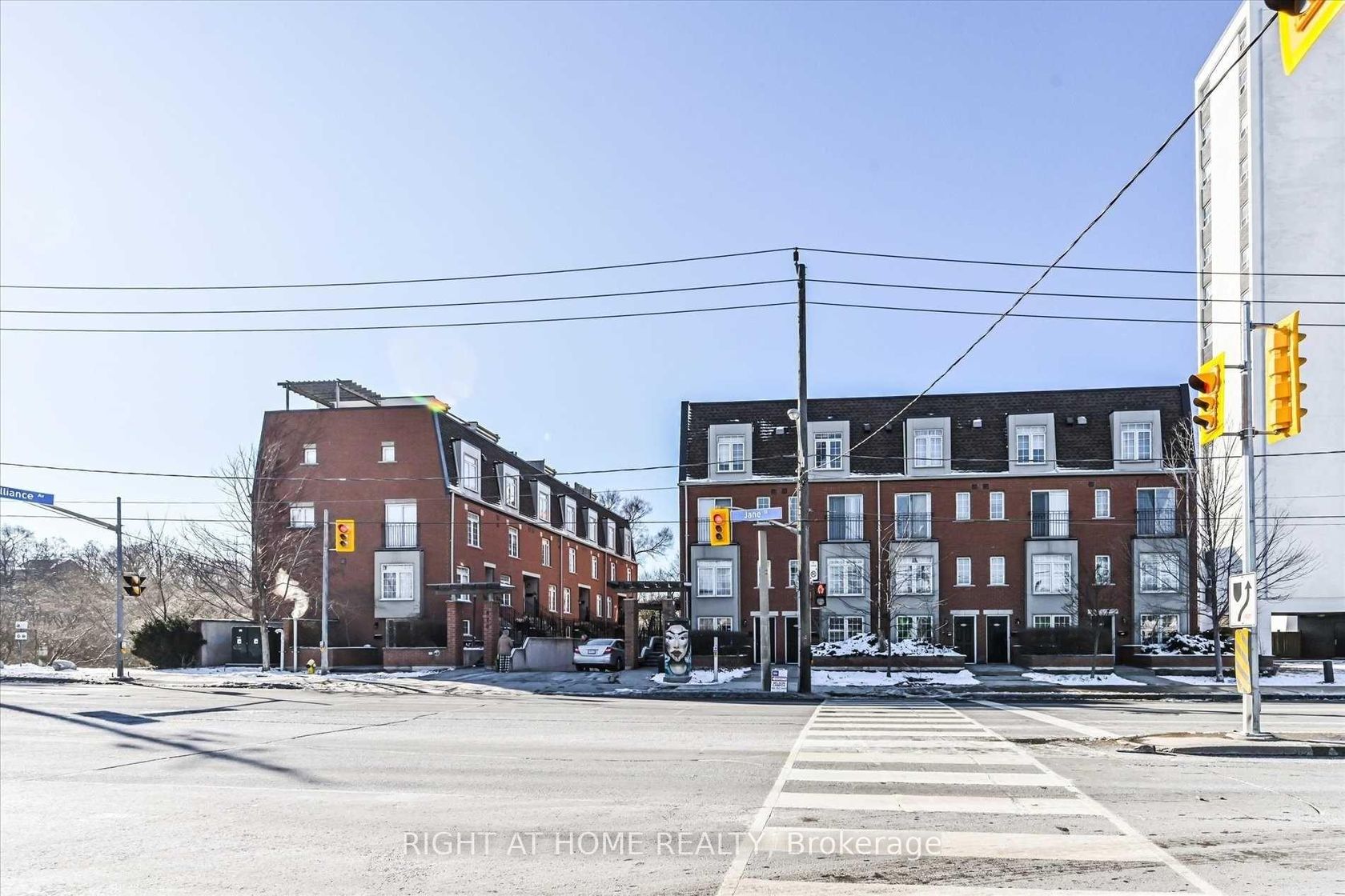 212 - 870 Jane Street, Smythe, Toronto photo number 2