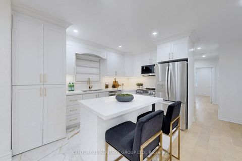 Photo 9 at 132 Budea Crescent, Maryvale, Toronto