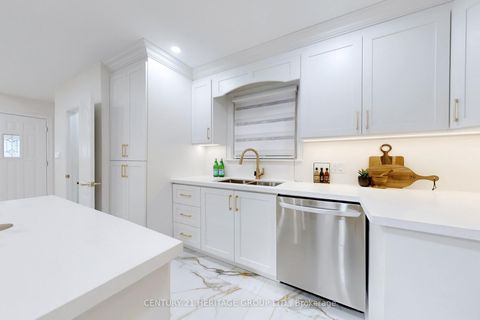 Photo 12 at 132 Budea Crescent, Maryvale, Toronto