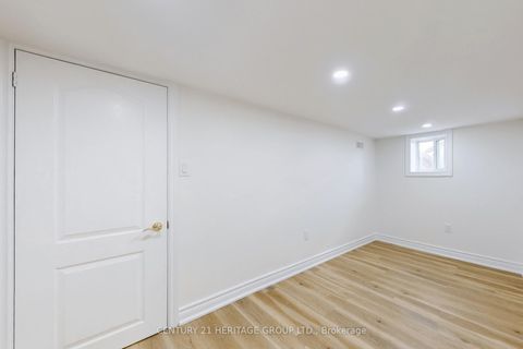 Photo 32 at 132 Budea Crescent, Maryvale, Toronto