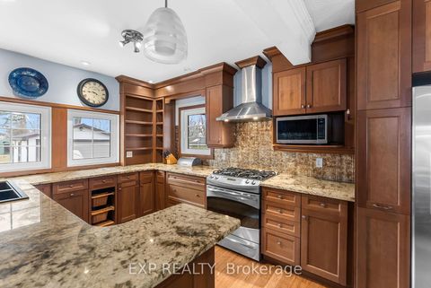 Photo 9 at 46 Isle Vista Drive, Virginia, Georgina