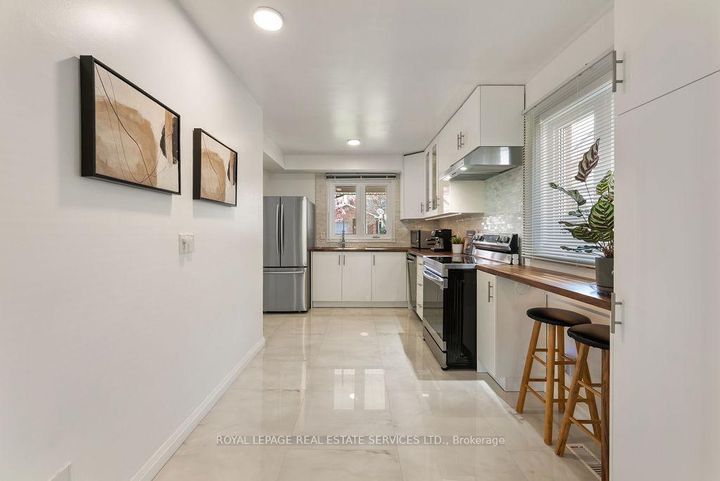 Photo 7 at 161 Riverview Street, BR Bronte, Oakville