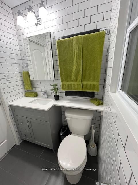 Photo 8 at 5 Acorn Avenue, City Centre West, Toronto