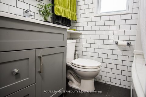 Photo 9 at 5 Acorn Avenue, City Centre West, Toronto