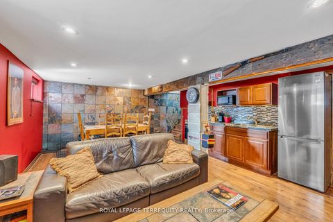 Photo 19 at 5 Acorn Avenue, City Centre West, Toronto