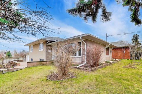 Photo 2 at 1 Charlemont Crescent, Sullivan, Toronto