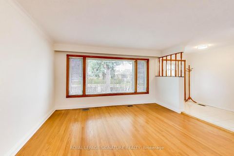 Photo 5 at 1 Charlemont Crescent, Sullivan, Toronto