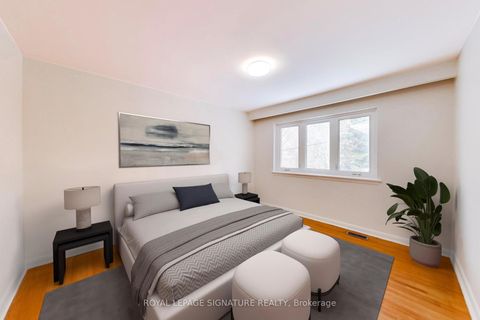 Photo 14 at 1 Charlemont Crescent, Sullivan, Toronto