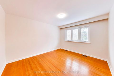 Photo 15 at 1 Charlemont Crescent, Sullivan, Toronto