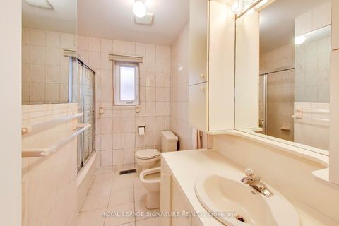 Photo 20 at 1 Charlemont Crescent, Sullivan, Toronto