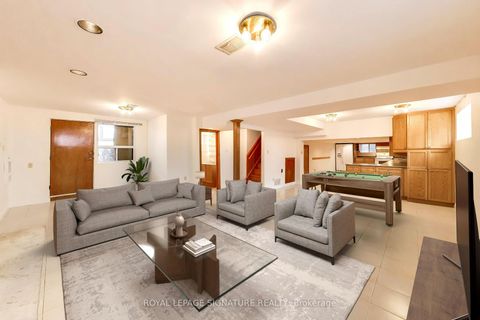 Photo 21 at 1 Charlemont Crescent, Sullivan, Toronto