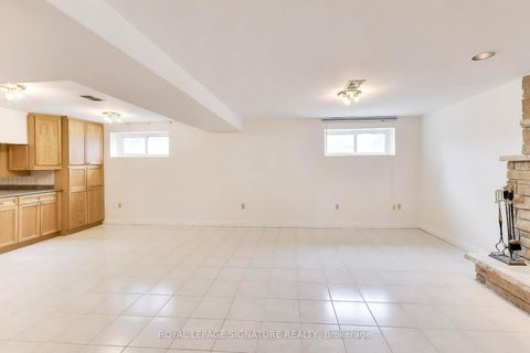 Photo 24 at 1 Charlemont Crescent, Sullivan, Toronto