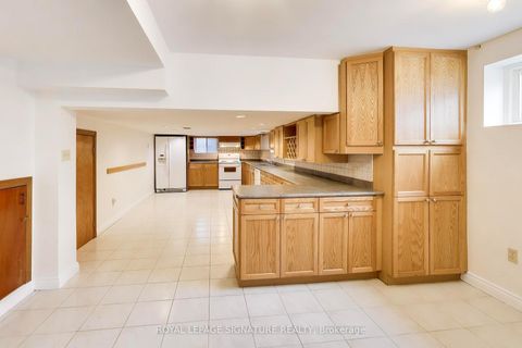 Photo 26 at 1 Charlemont Crescent, Sullivan, Toronto