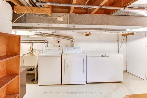 Photo 30 at 1 Charlemont Crescent, Sullivan, Toronto