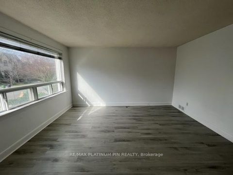 Photo 1 at 194 Florence Avenue, Westgate, Toronto