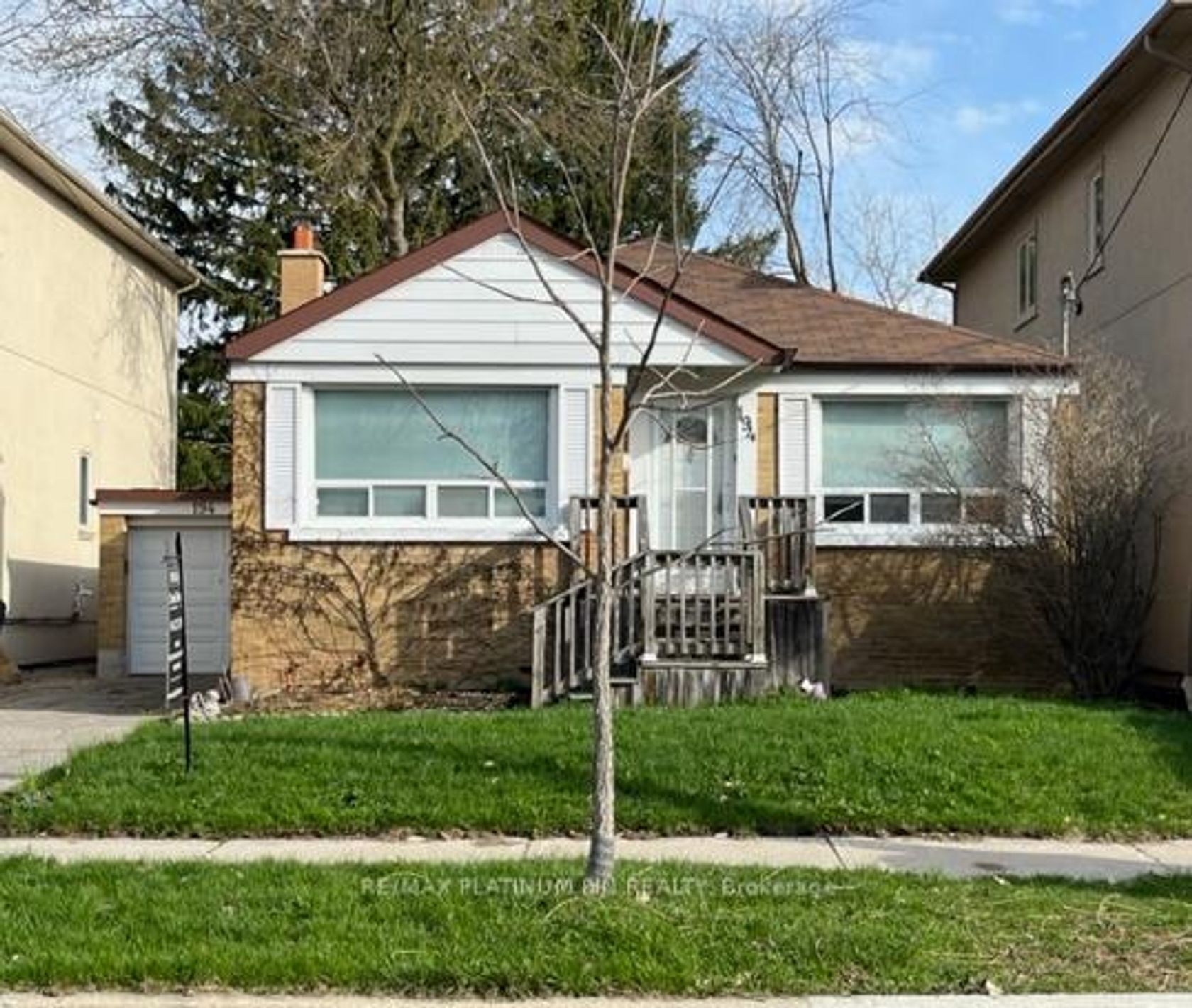 194 Florence Avenue, Westgate, Toronto photo number 2