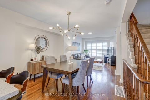 Photo 11 at 37 - 18 Clark Avenue W, Yorkhill, Vaughan