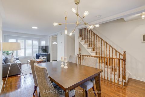 Photo 12 at 37 - 18 Clark Avenue W, Yorkhill, Vaughan